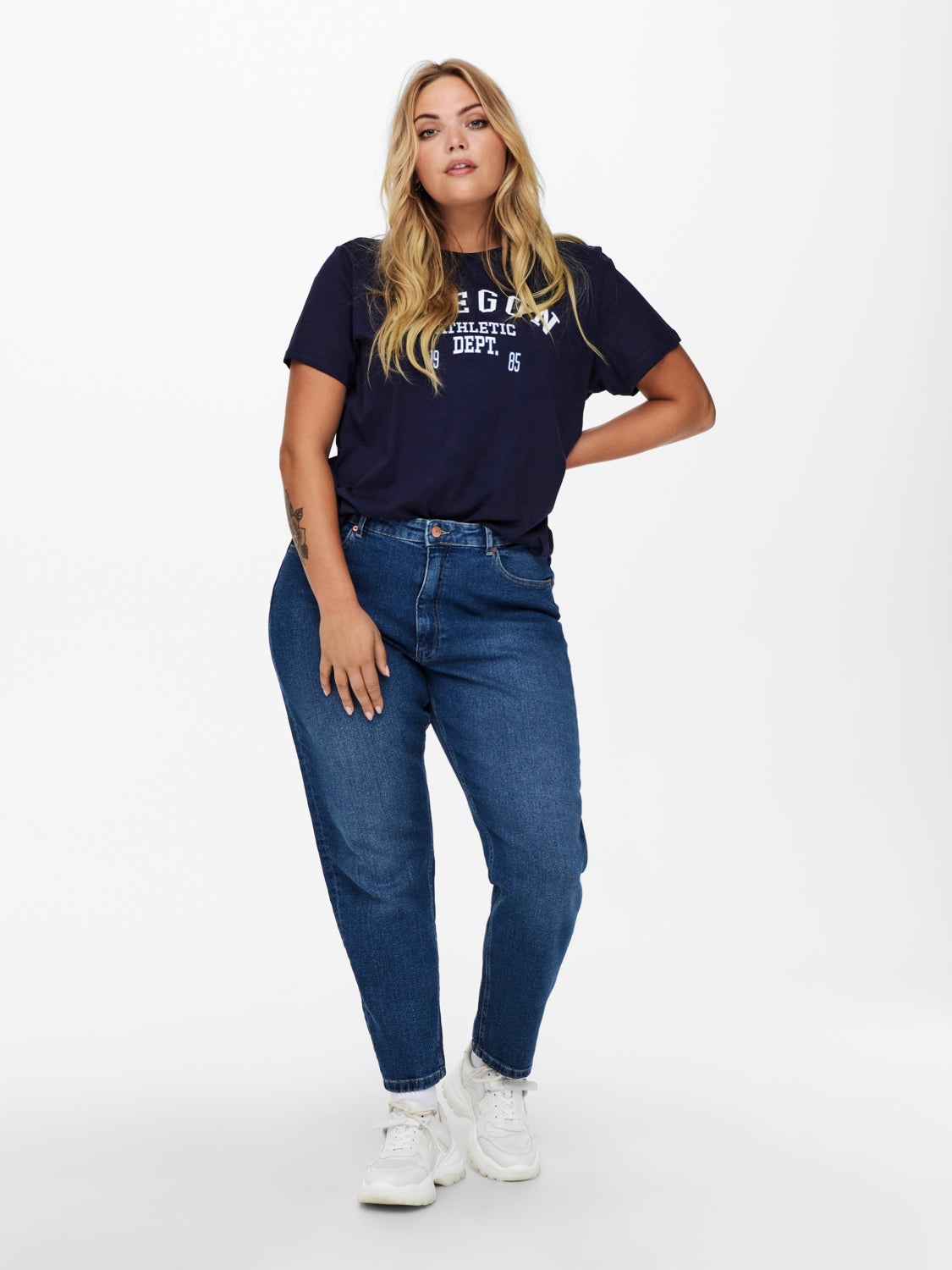 CARENEDA HW MOM ANK JEANS