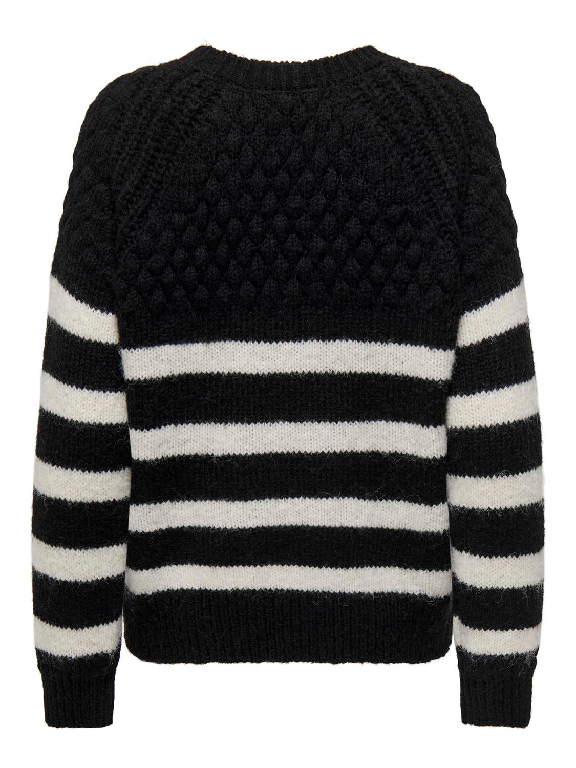 O-neck knitted pullover