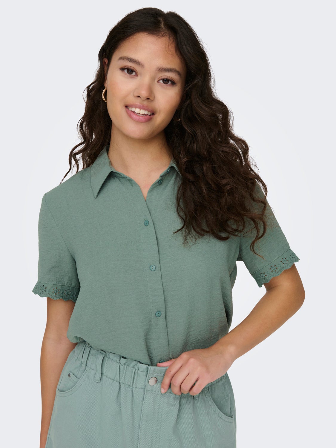 Short Sleeves Shirt With Lace Edge