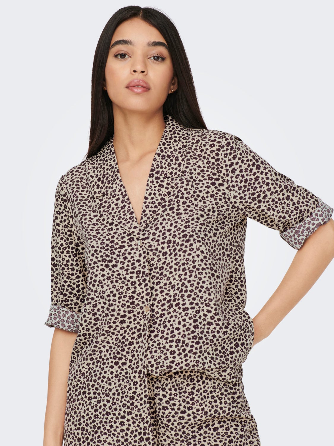 7/8 sleeve V-neck collar Shirt