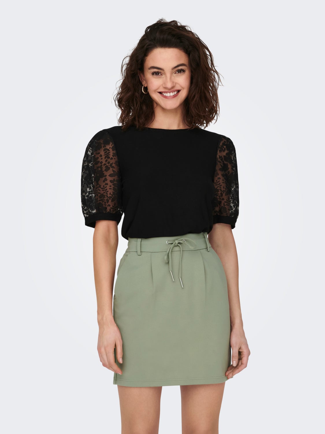 Volumen Top With Lace Sleeves