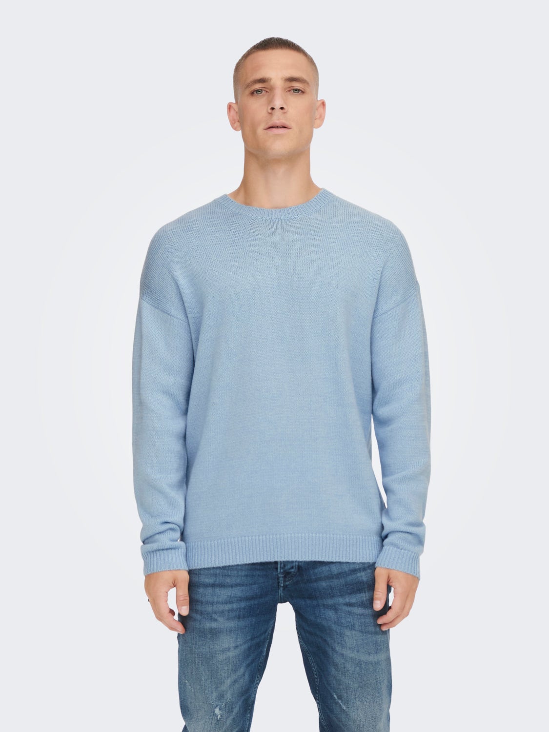Solid color knitted pullover
