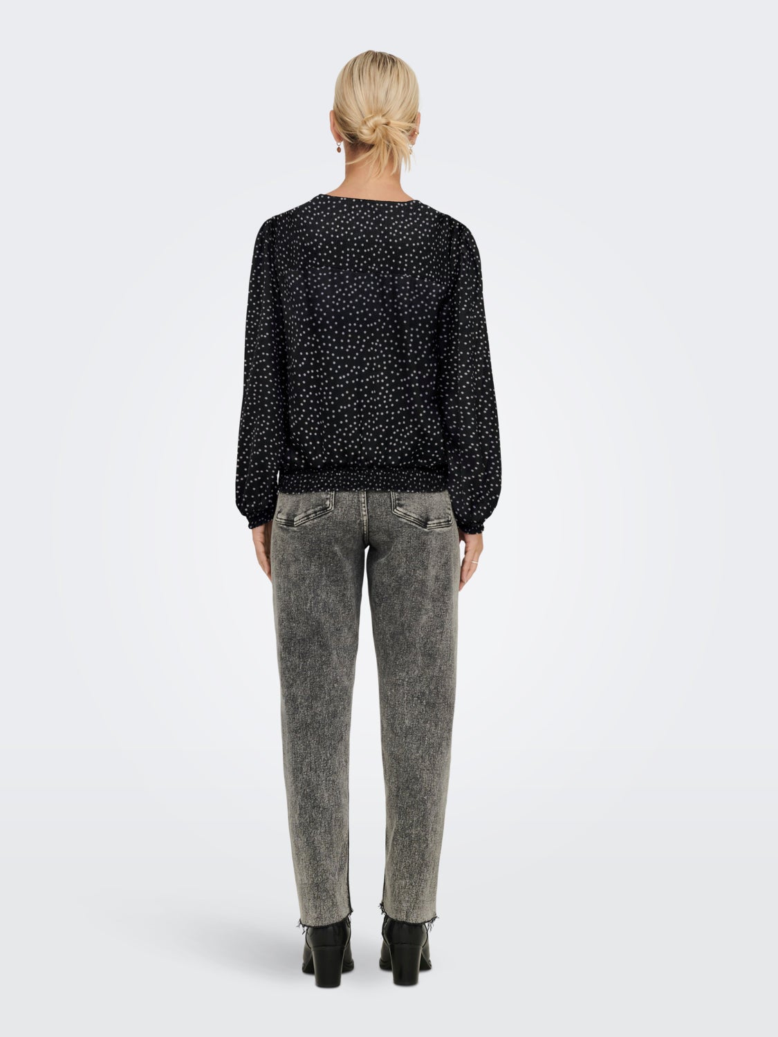 V-neck top with pattern