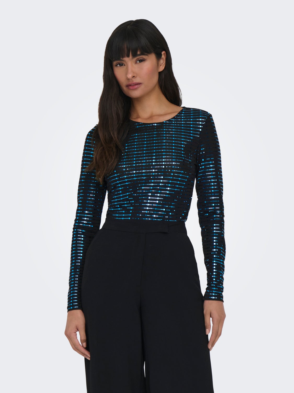 O-neck glitter top