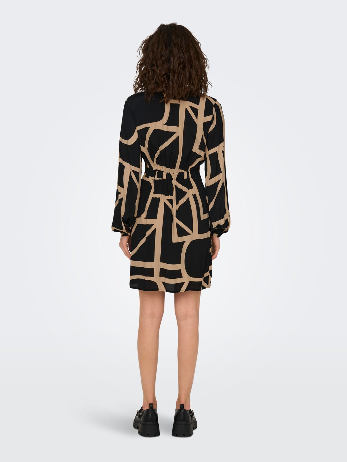 short printed dress with v-neck