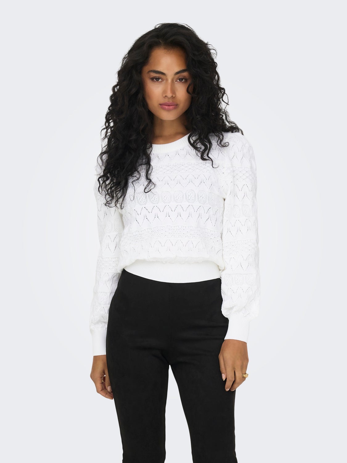 O-neck knitted pullover