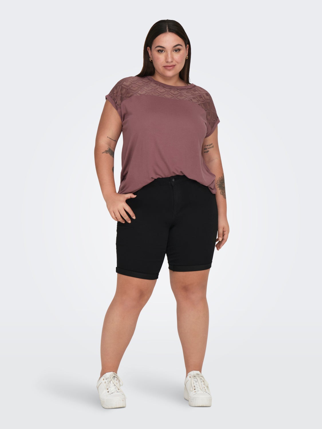 Curvy lace detail Top