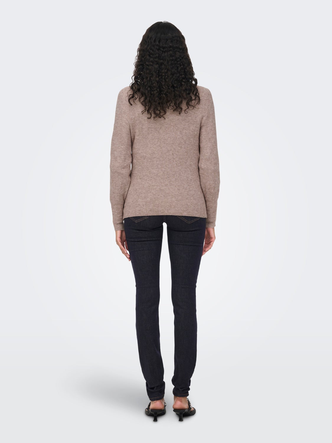Long v-neck Knitted Pullover