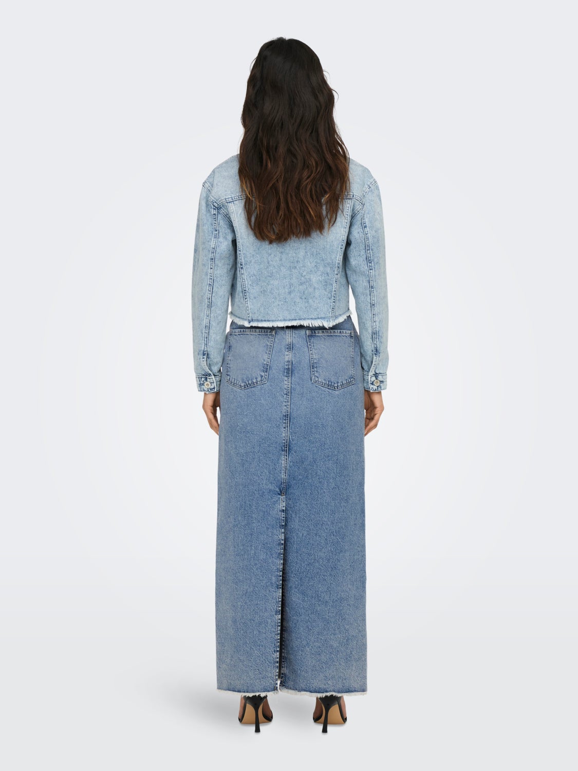 Cropped denim jacket