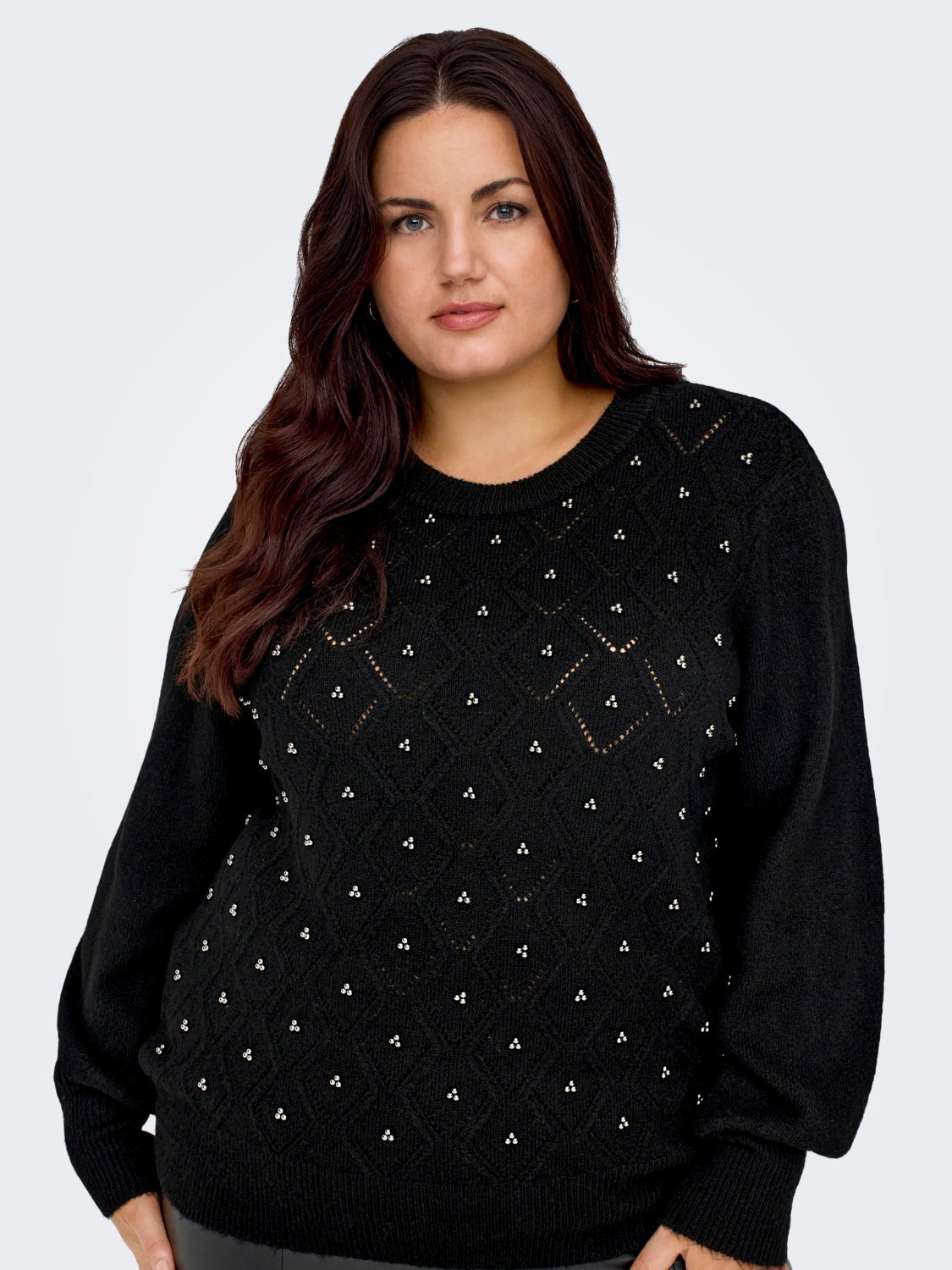 Curvy o-neck knitted pullover