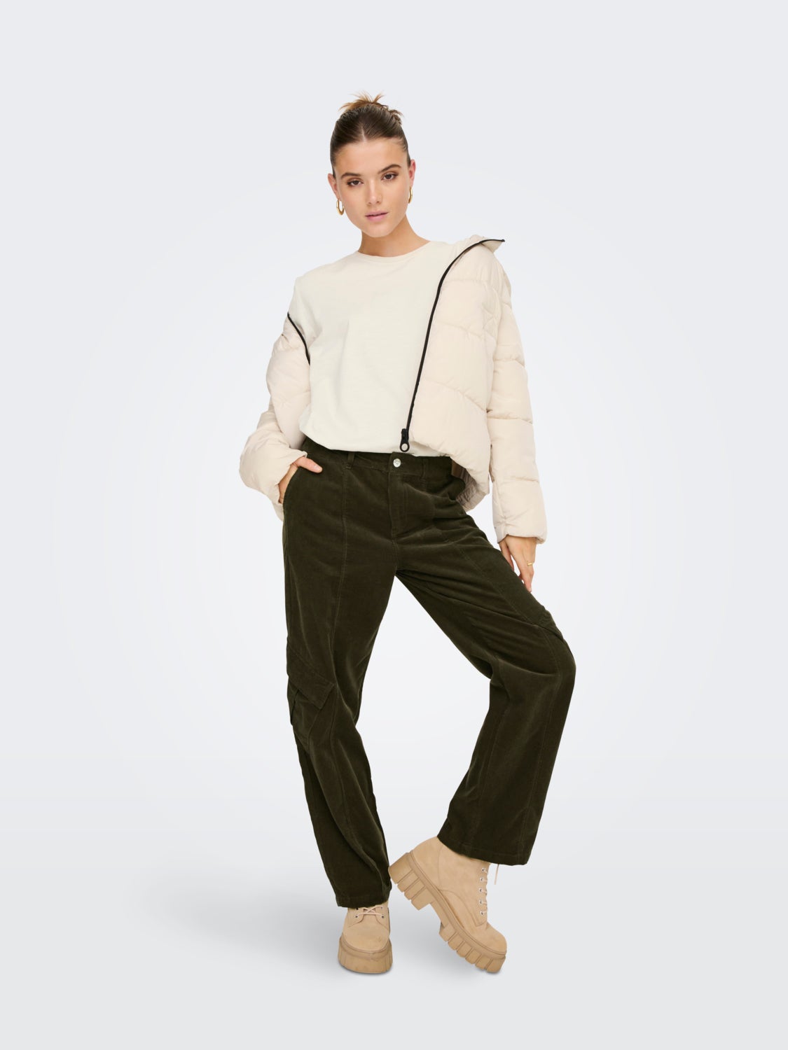 Wide Leg Fit Trousers