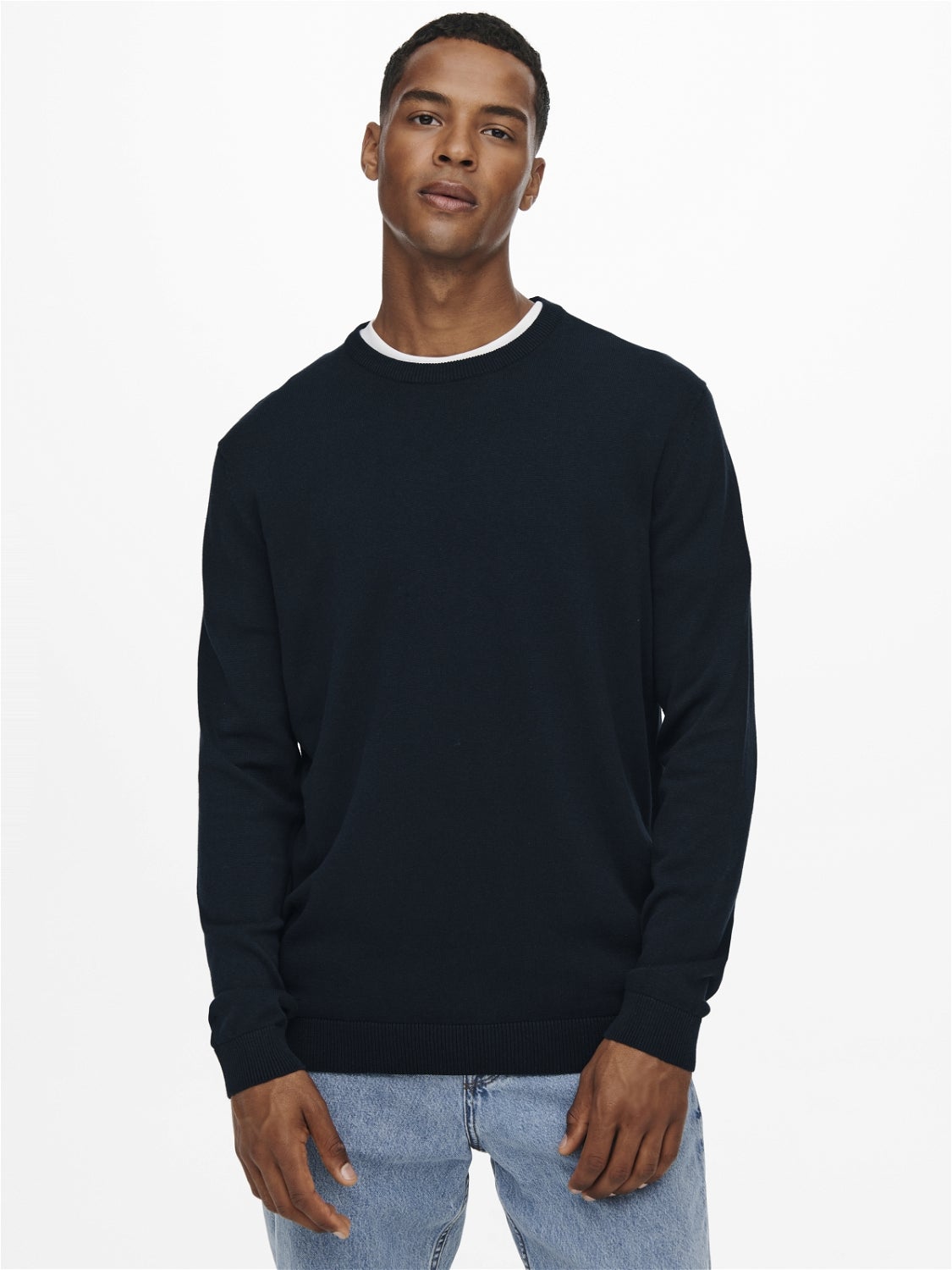 Crew neck knitted pullover
