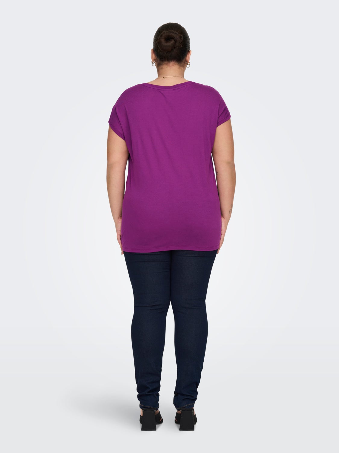 Curvy lace detail Top