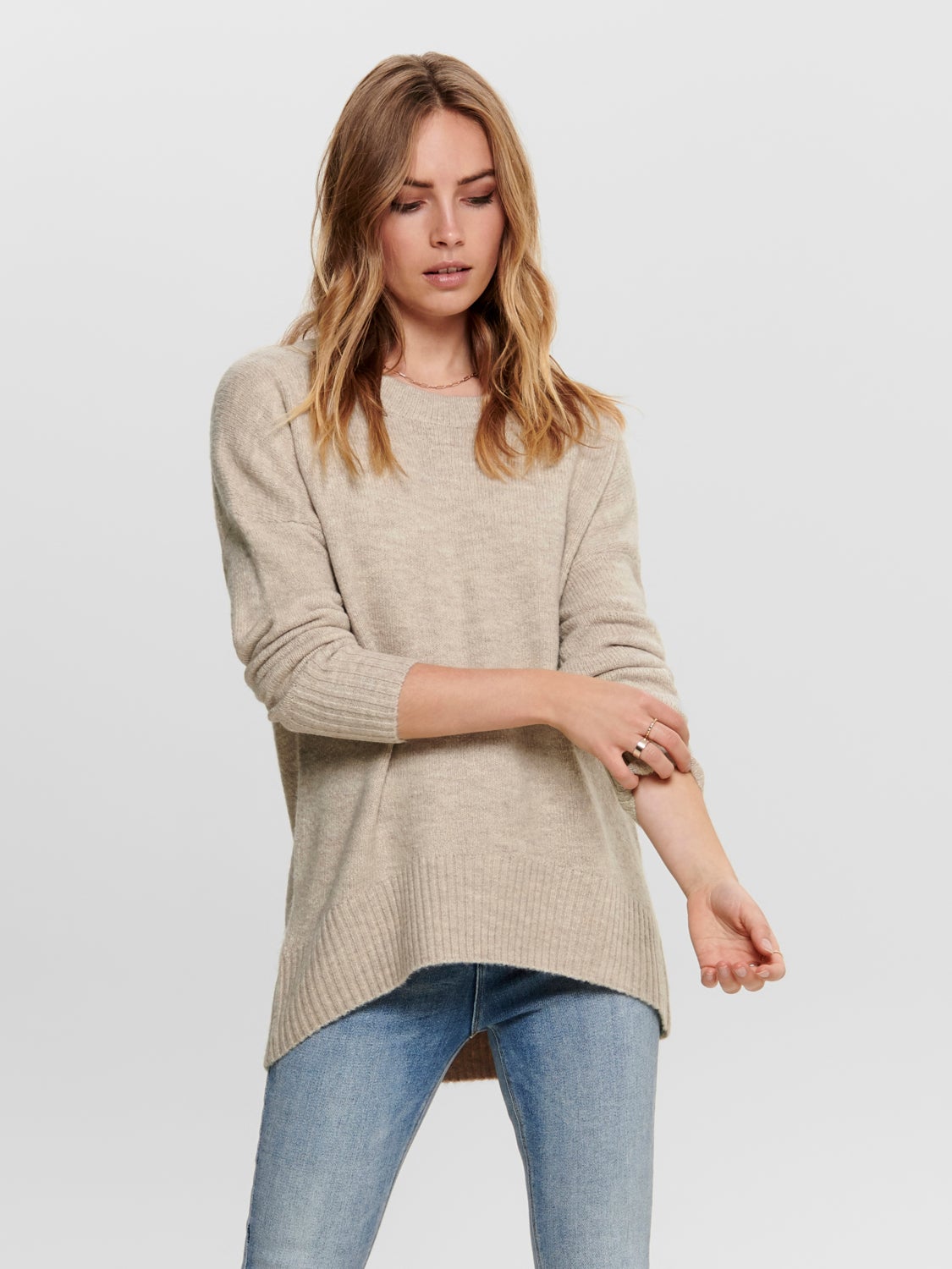 O-neck knitted pullover