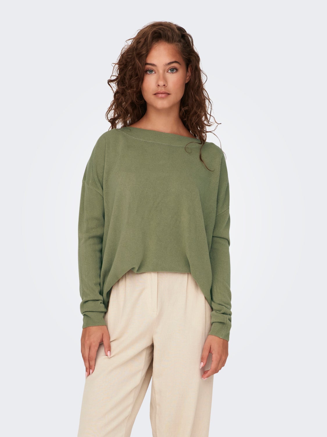 Loose fitted knitted pullover