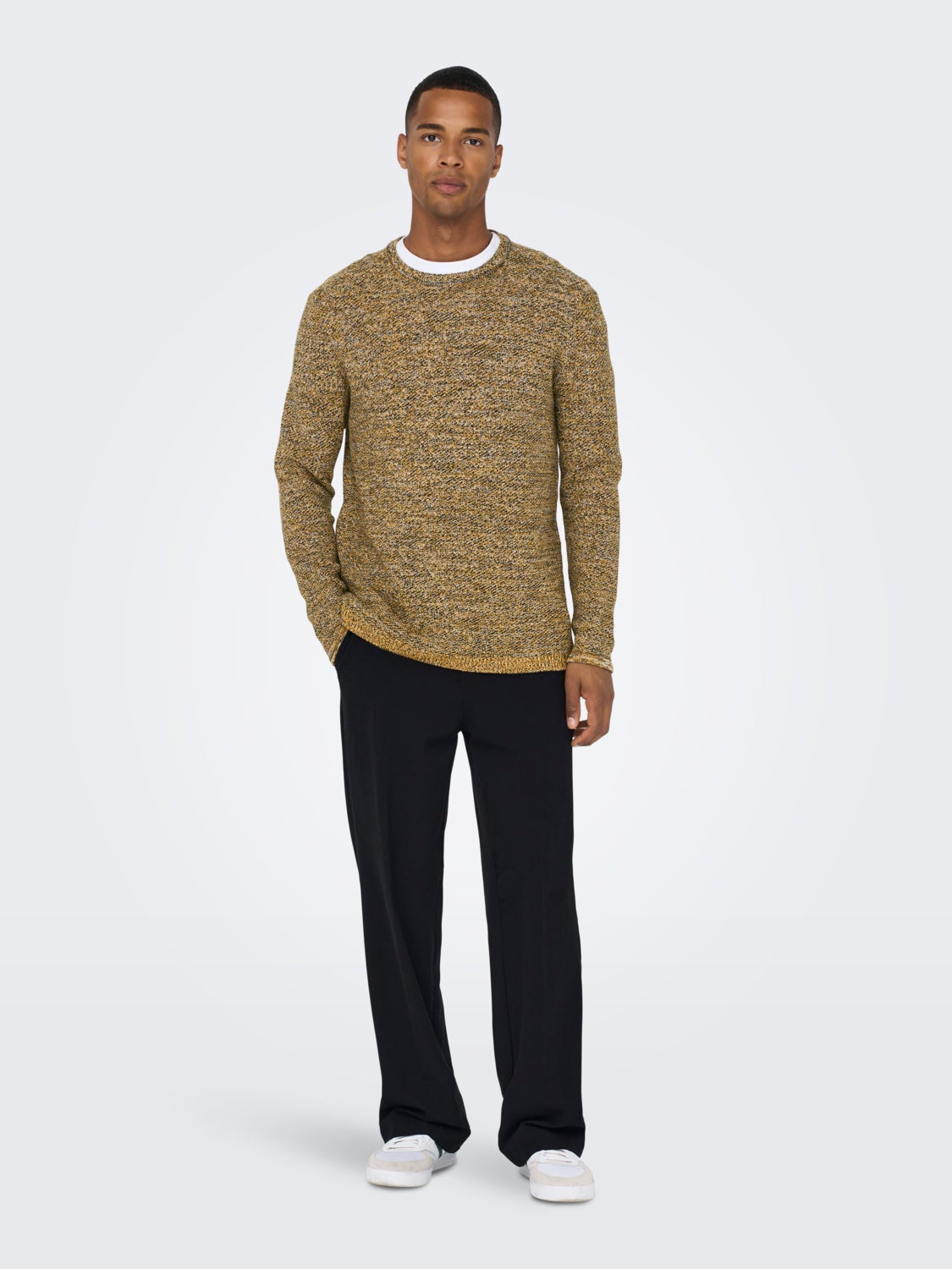 O-neck knitted pullover