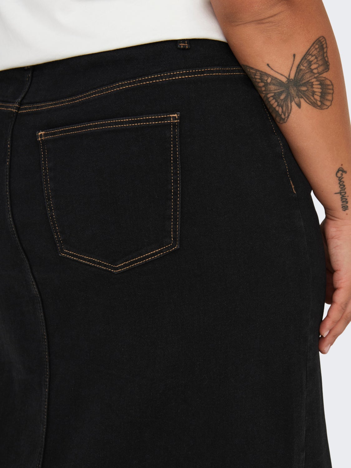 Curvy Midi denim skirt