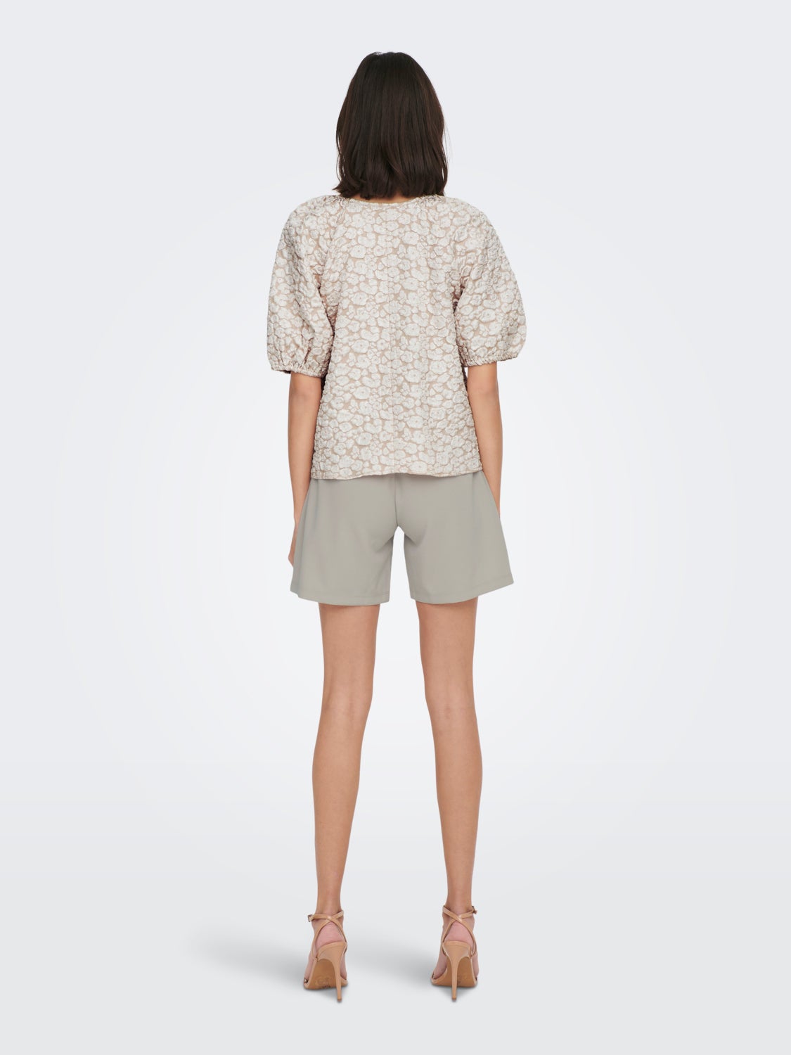 Structure Top With Puff Sleeves