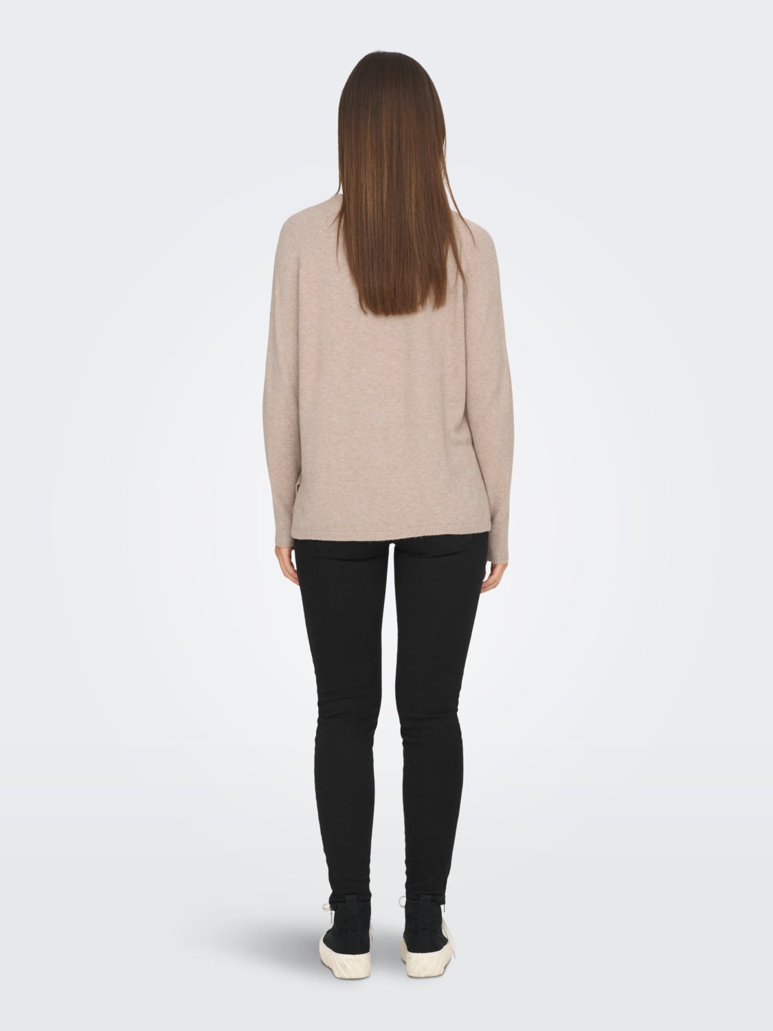 o-neck shirt with long sleeves