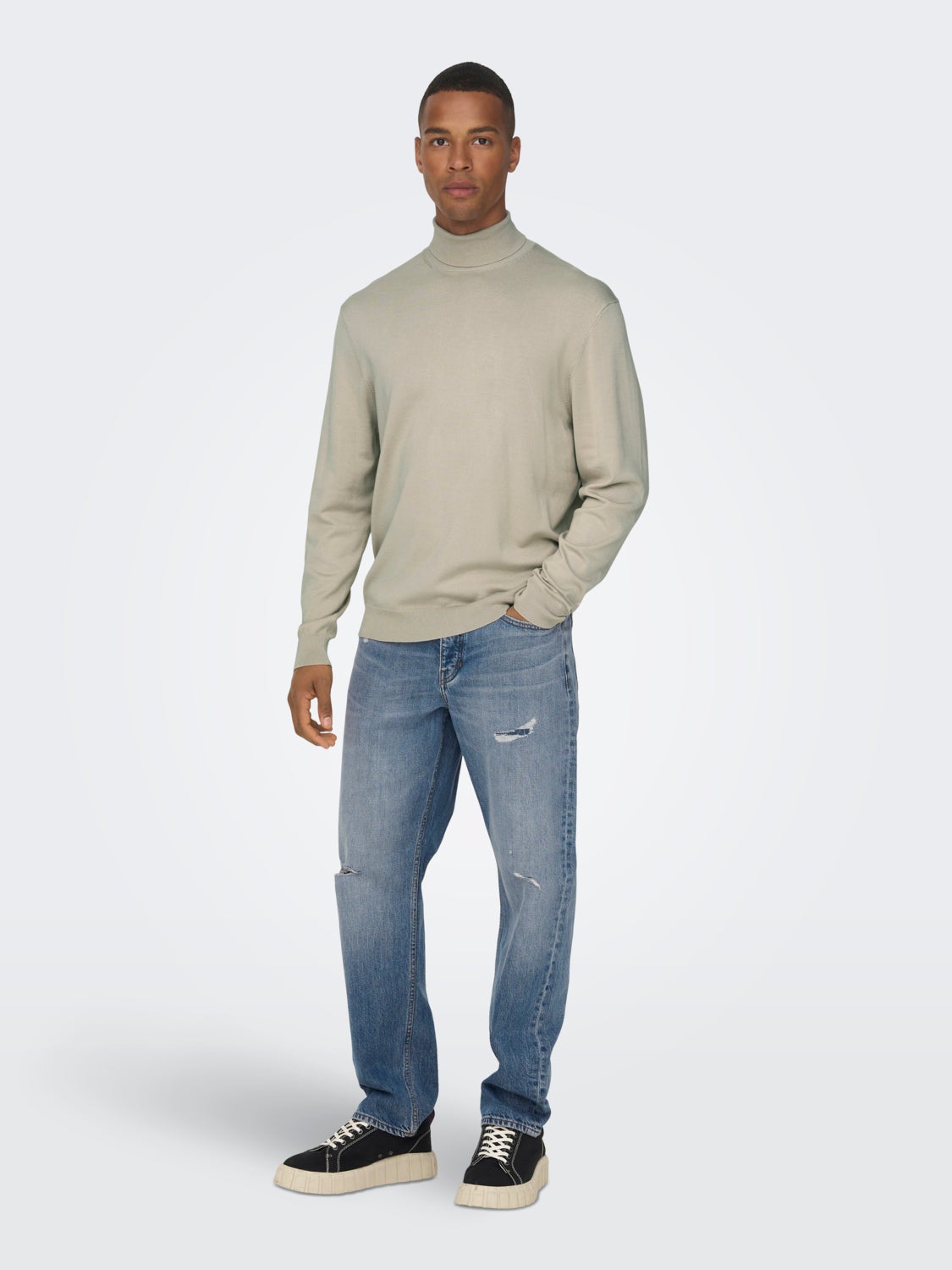 Roll neck knitted pullover