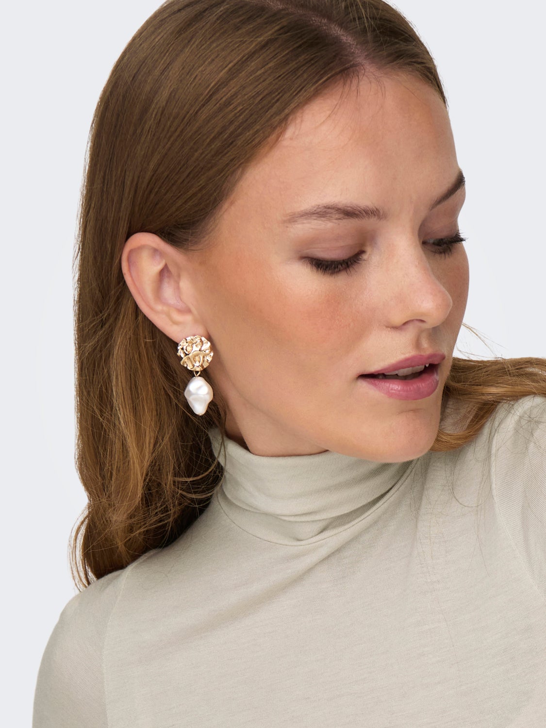 Basic top with roll neck