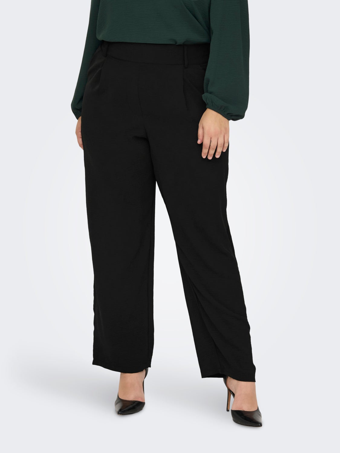 Curvy solid color trousers