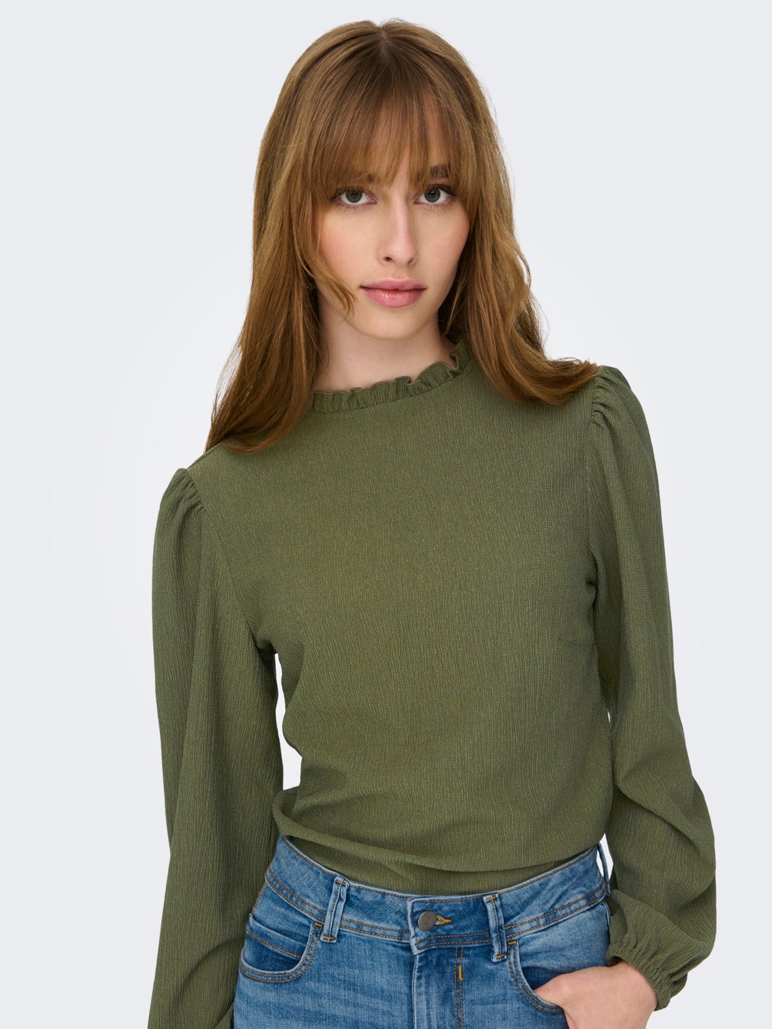 Top with long sleeves and high neck