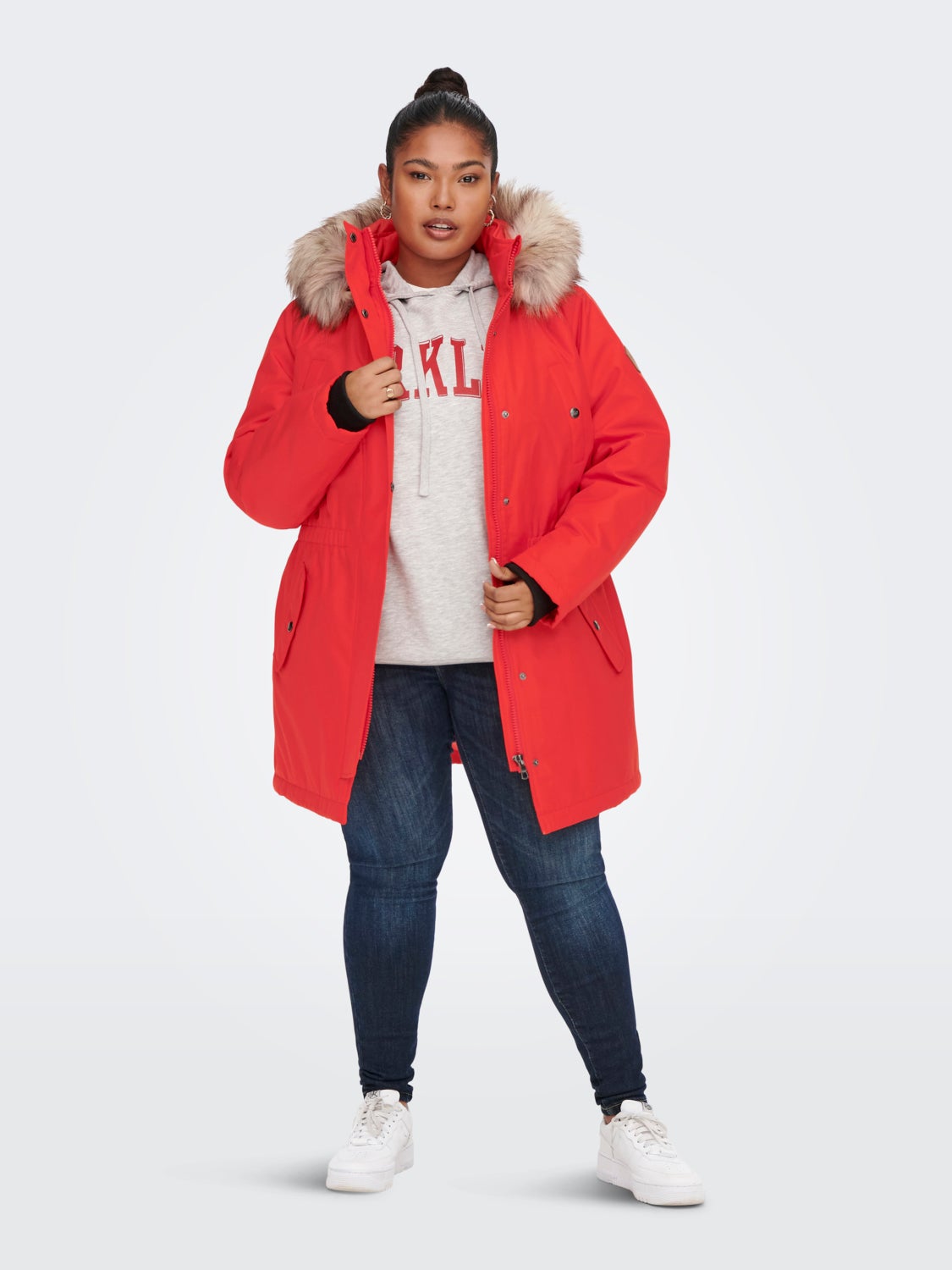 Curvy jacket with hood