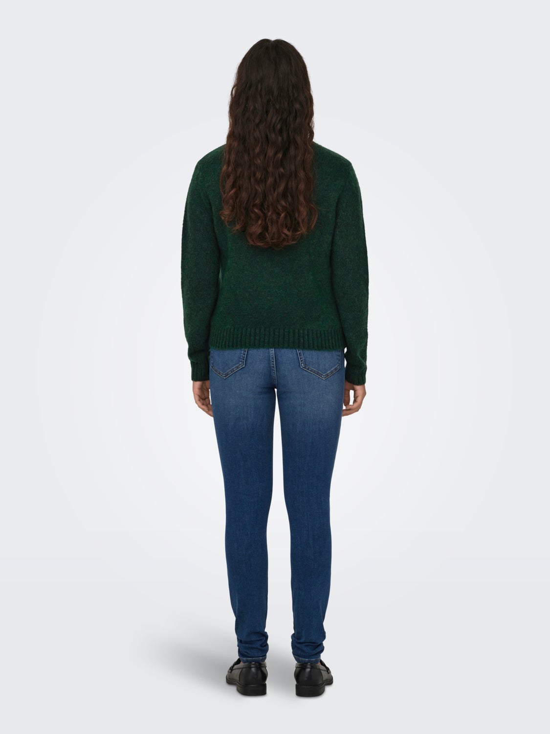 O-neck knitted pullover