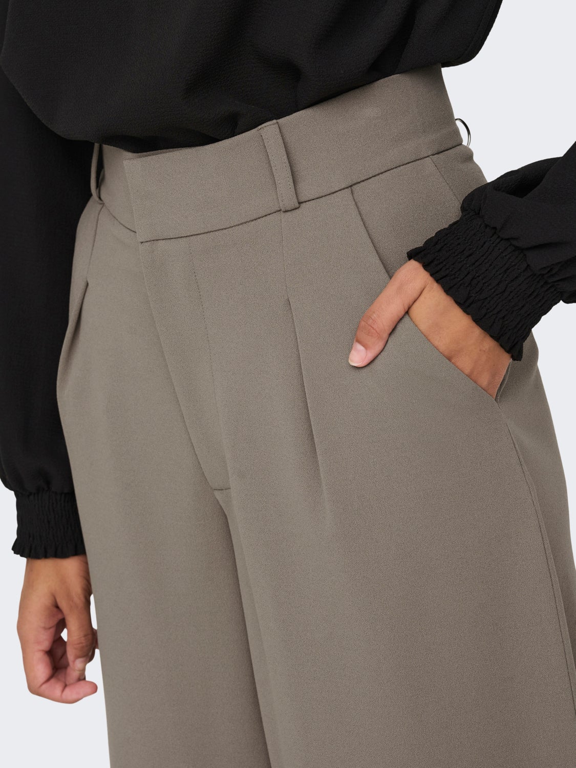 Wide Trousers