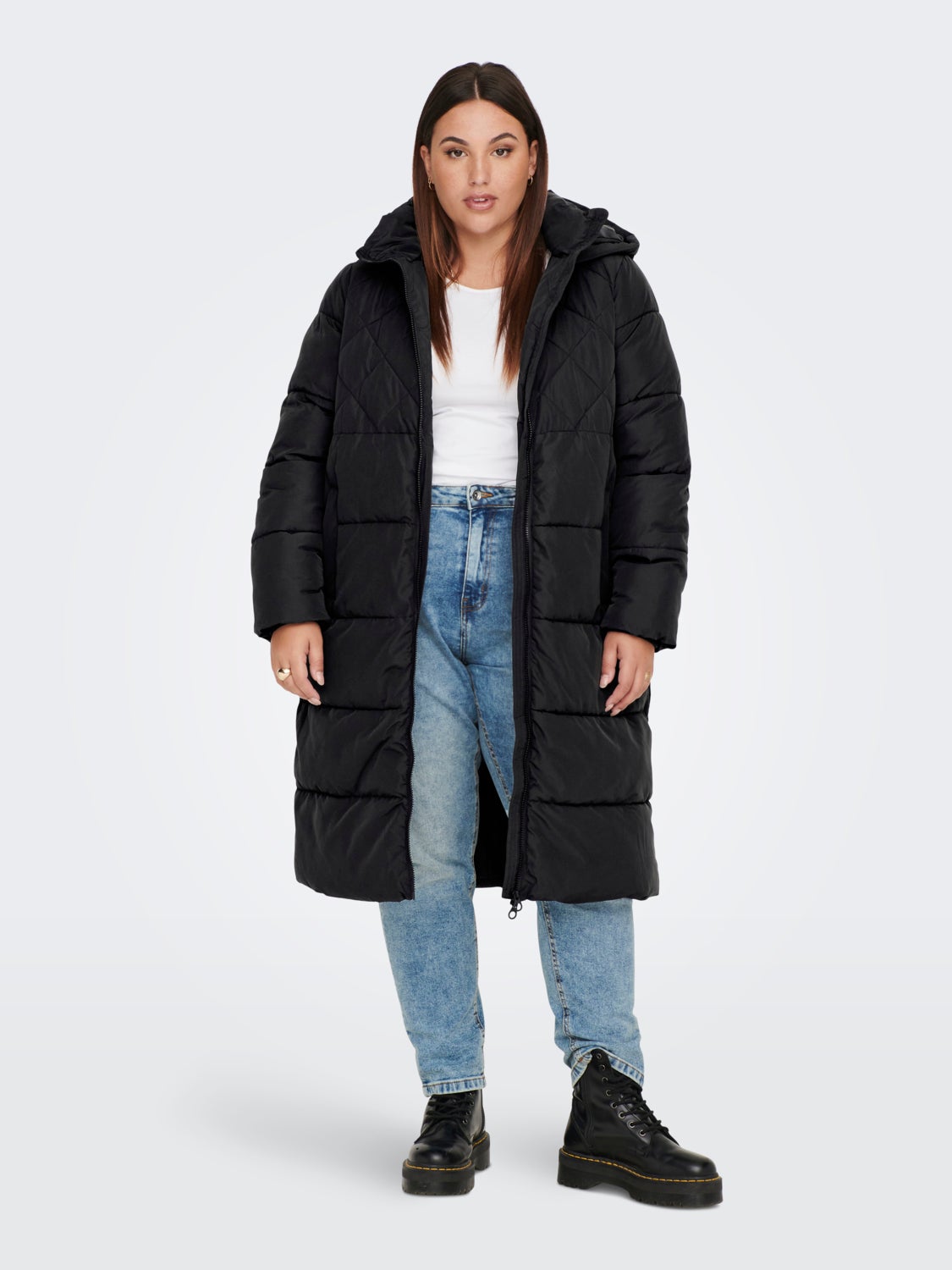 Curvy quilted hood Coat