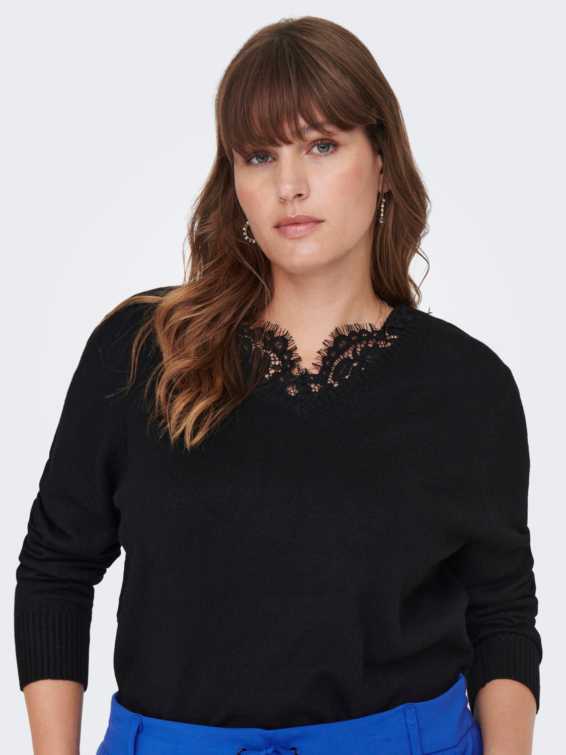 Curvy lace detail knitted pullover