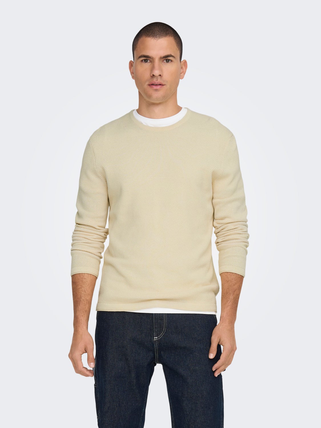 Knitted pullover crew neck