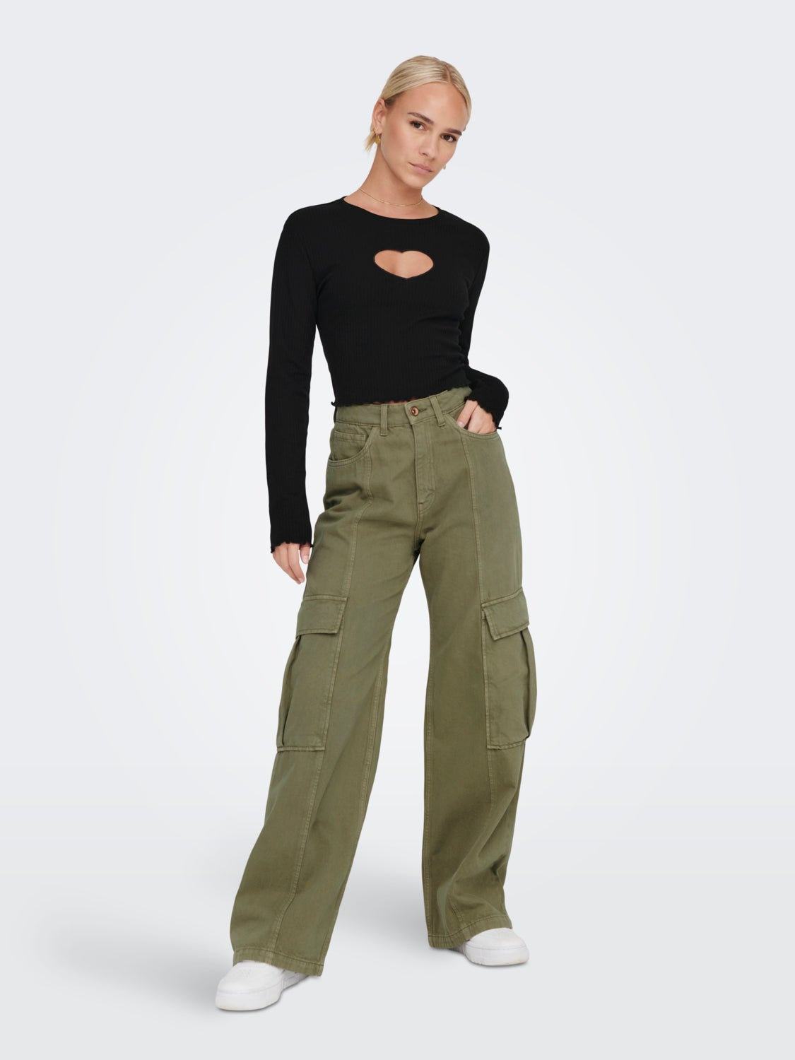 Wide Leg Fit Trousers