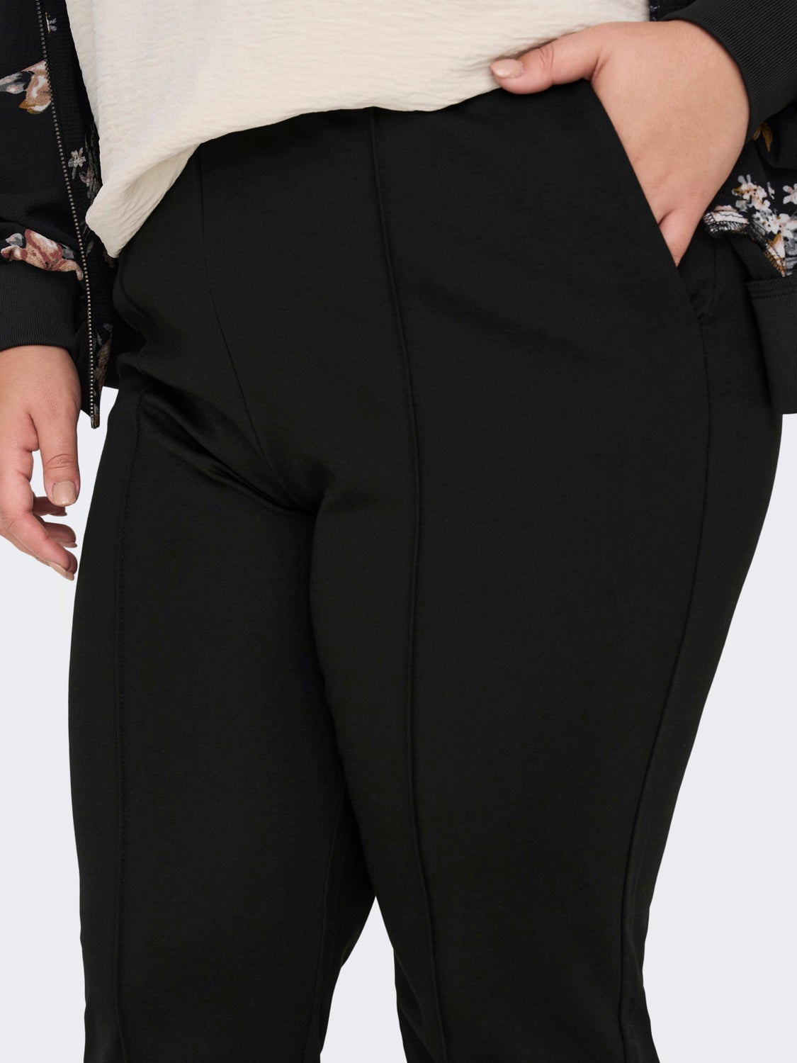 Curvy viscose trousers