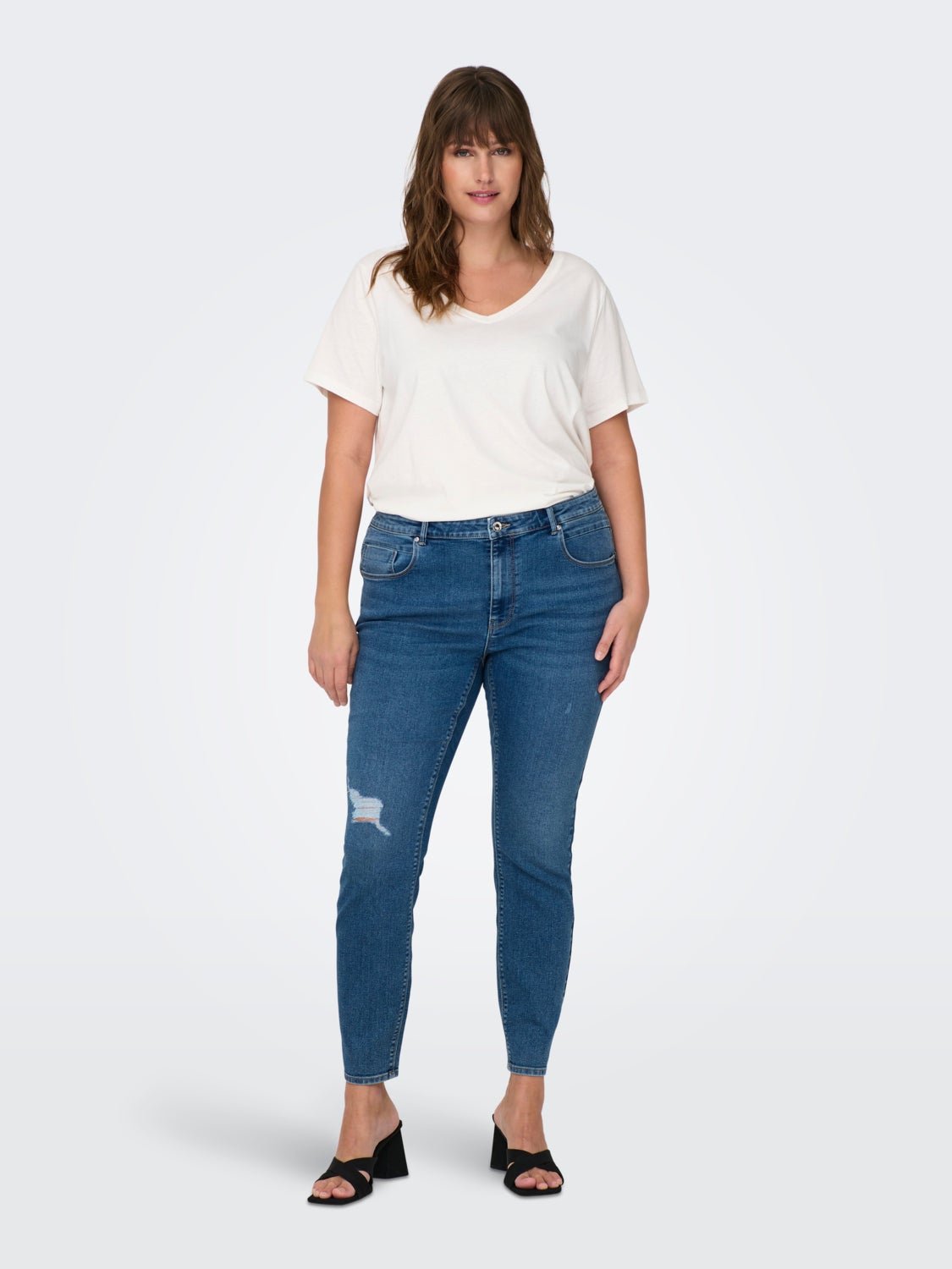 Curvy V-neck t-shirt