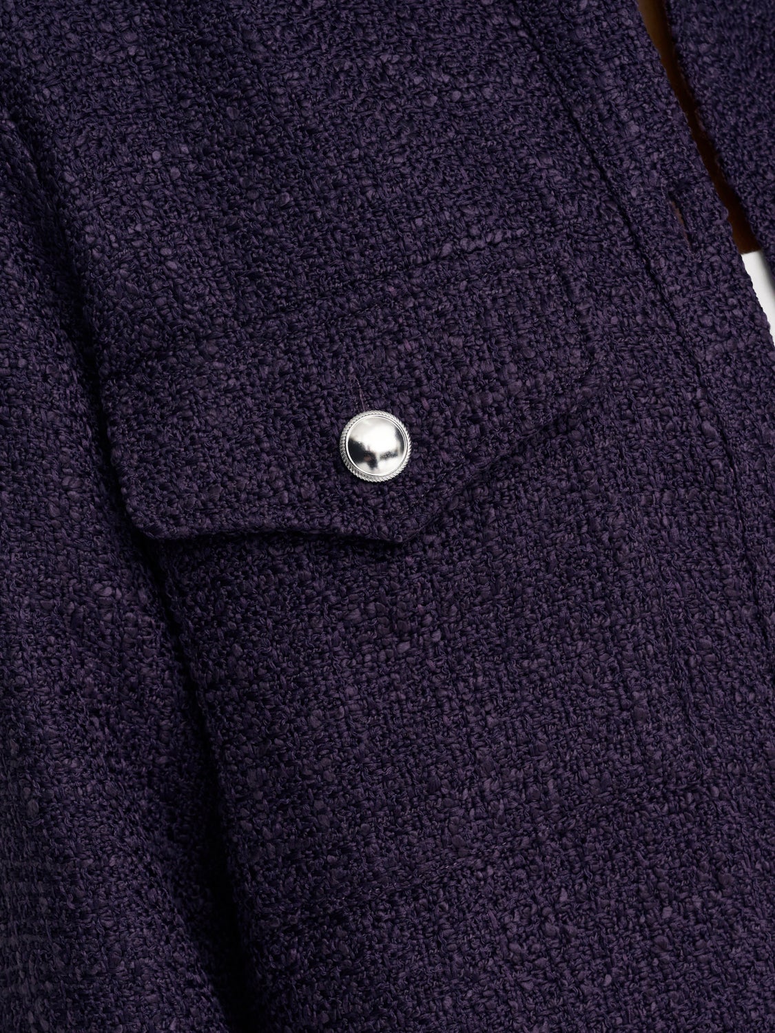 Short jacket with buttons