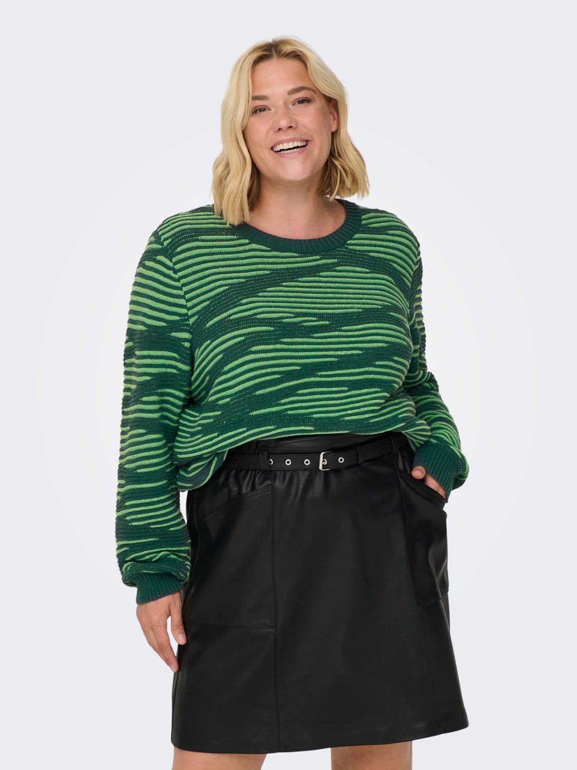 Curvy patterned knitted pullover