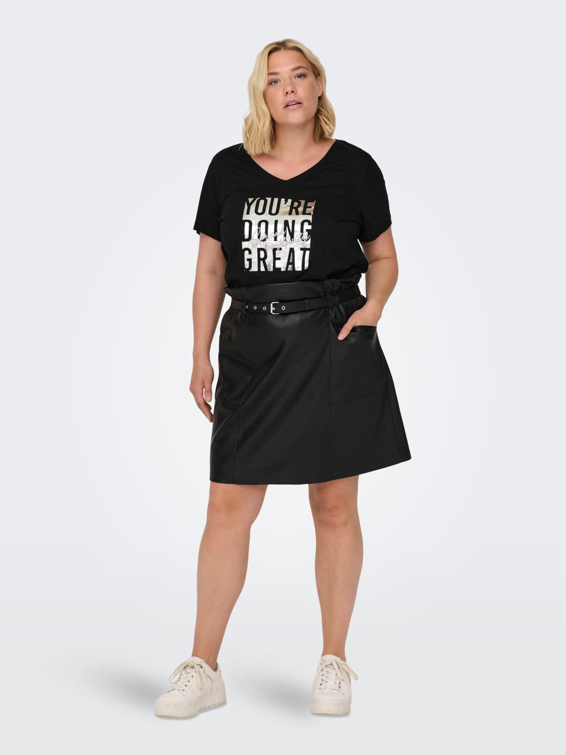 Curvy v-neck t-shirt