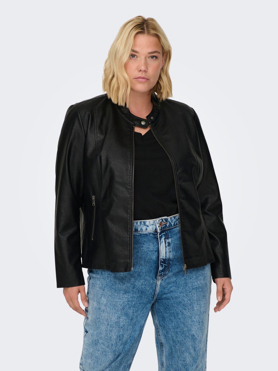 Curvy faux leather jacket