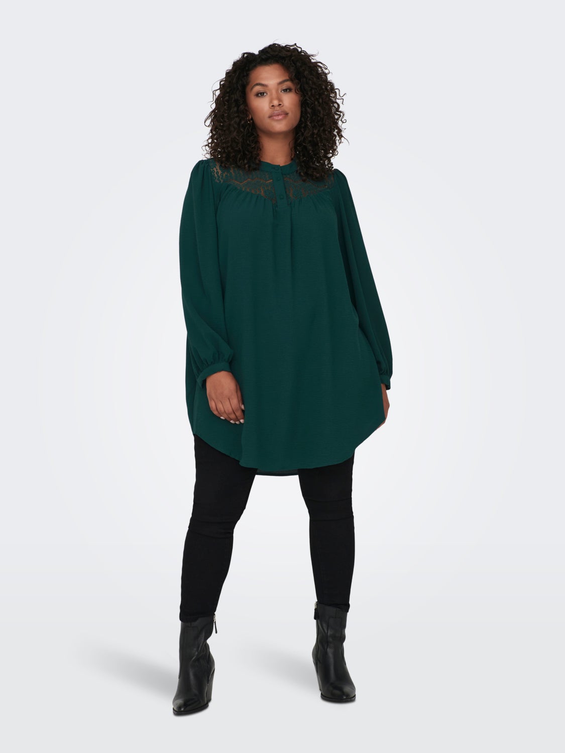 Curvy Long shirt with lace