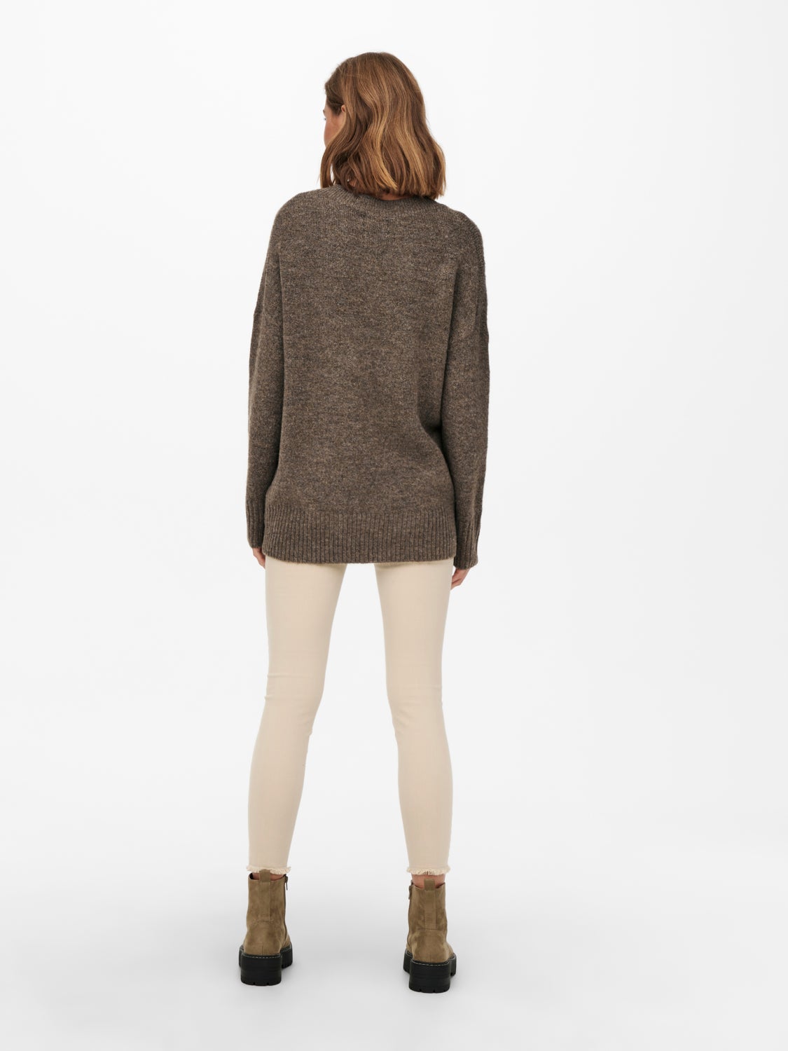 O-neck knitted pullover