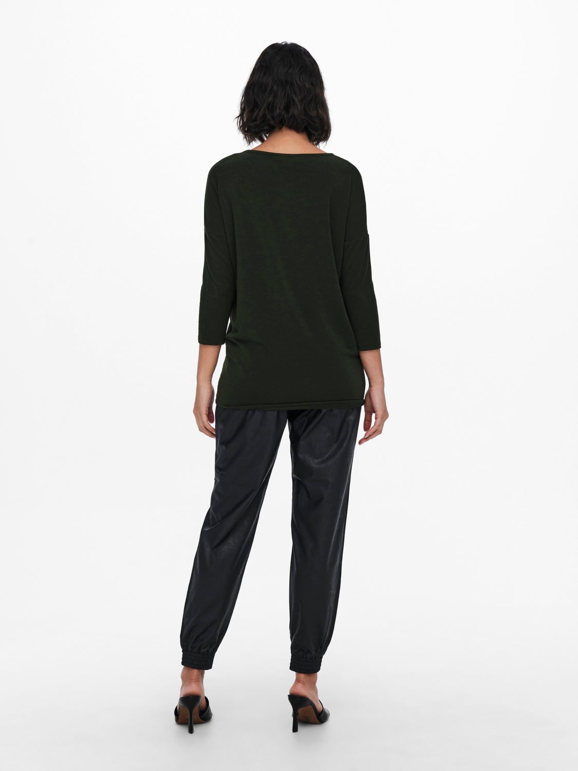 Loose fitted 3/4 sleeved top