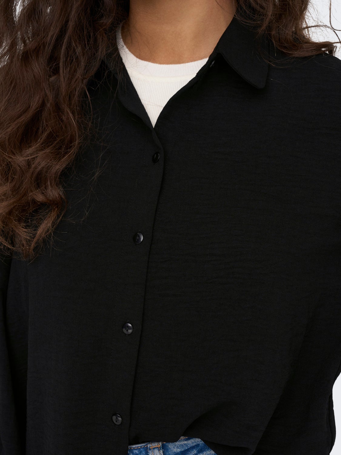 Shirt with volume sleeves