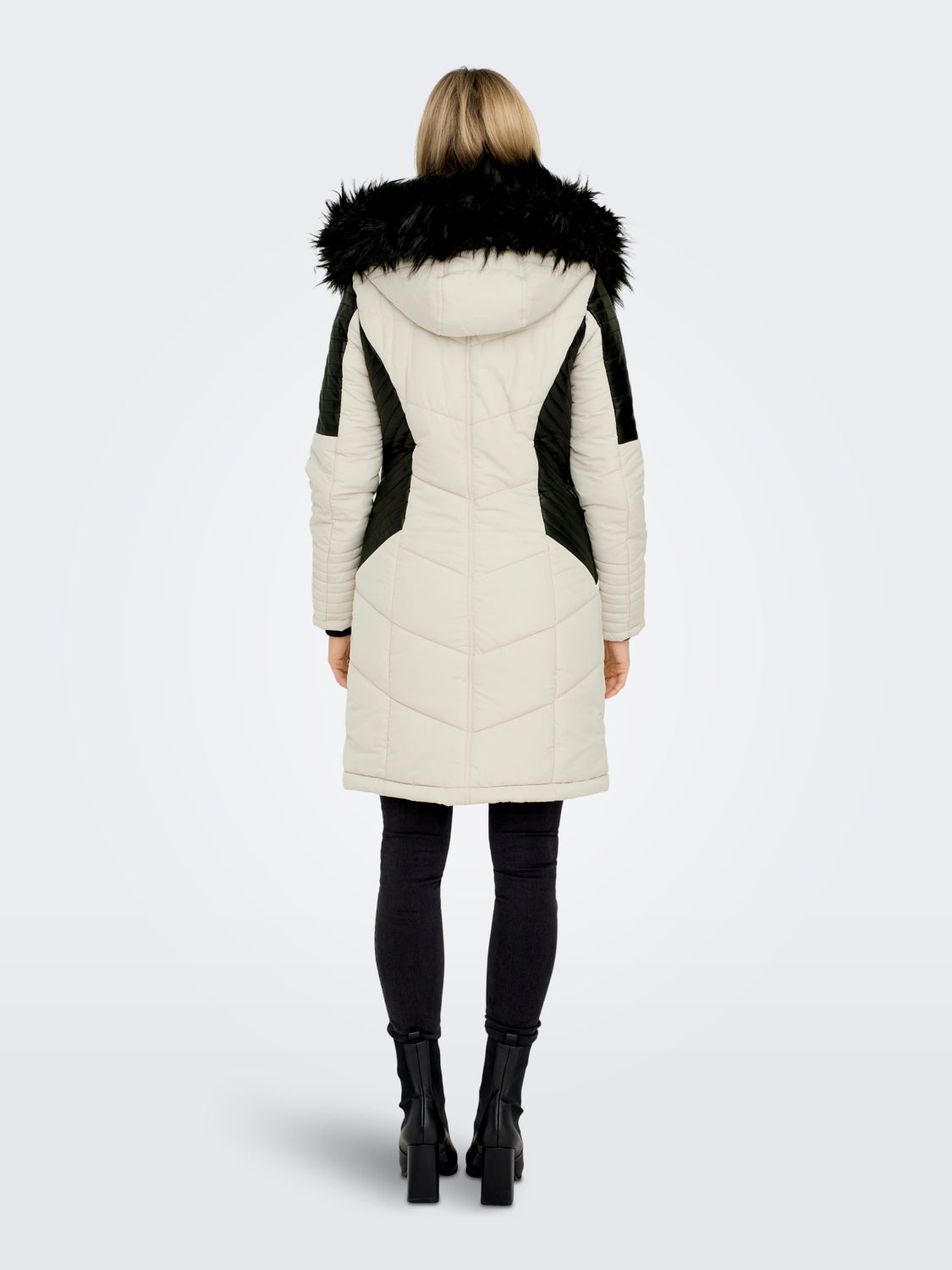 Hooded puffer jacket