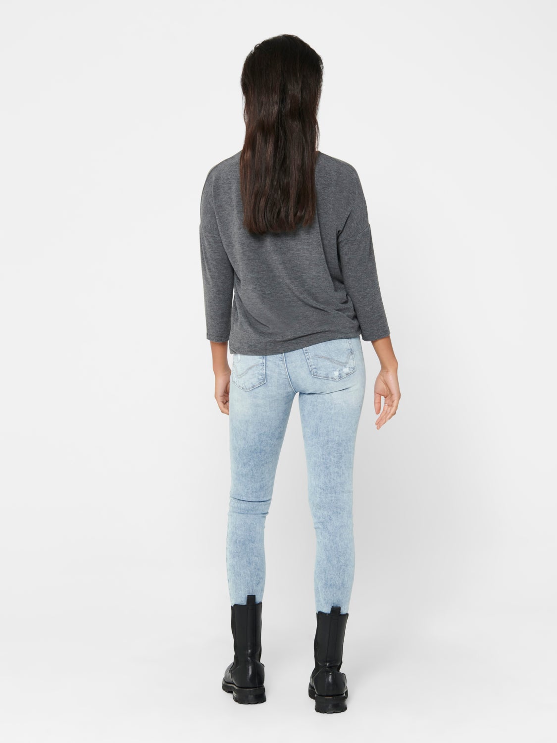 Loose fitted 3/4 sleeved top