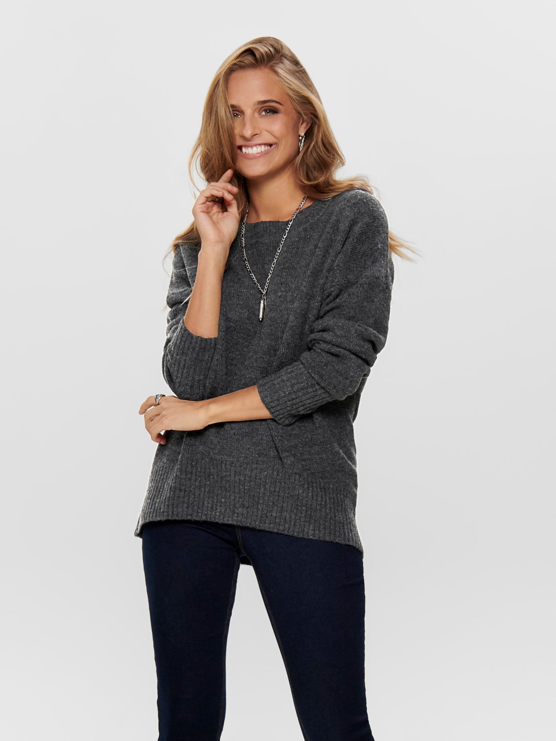 O-neck knitted pullover