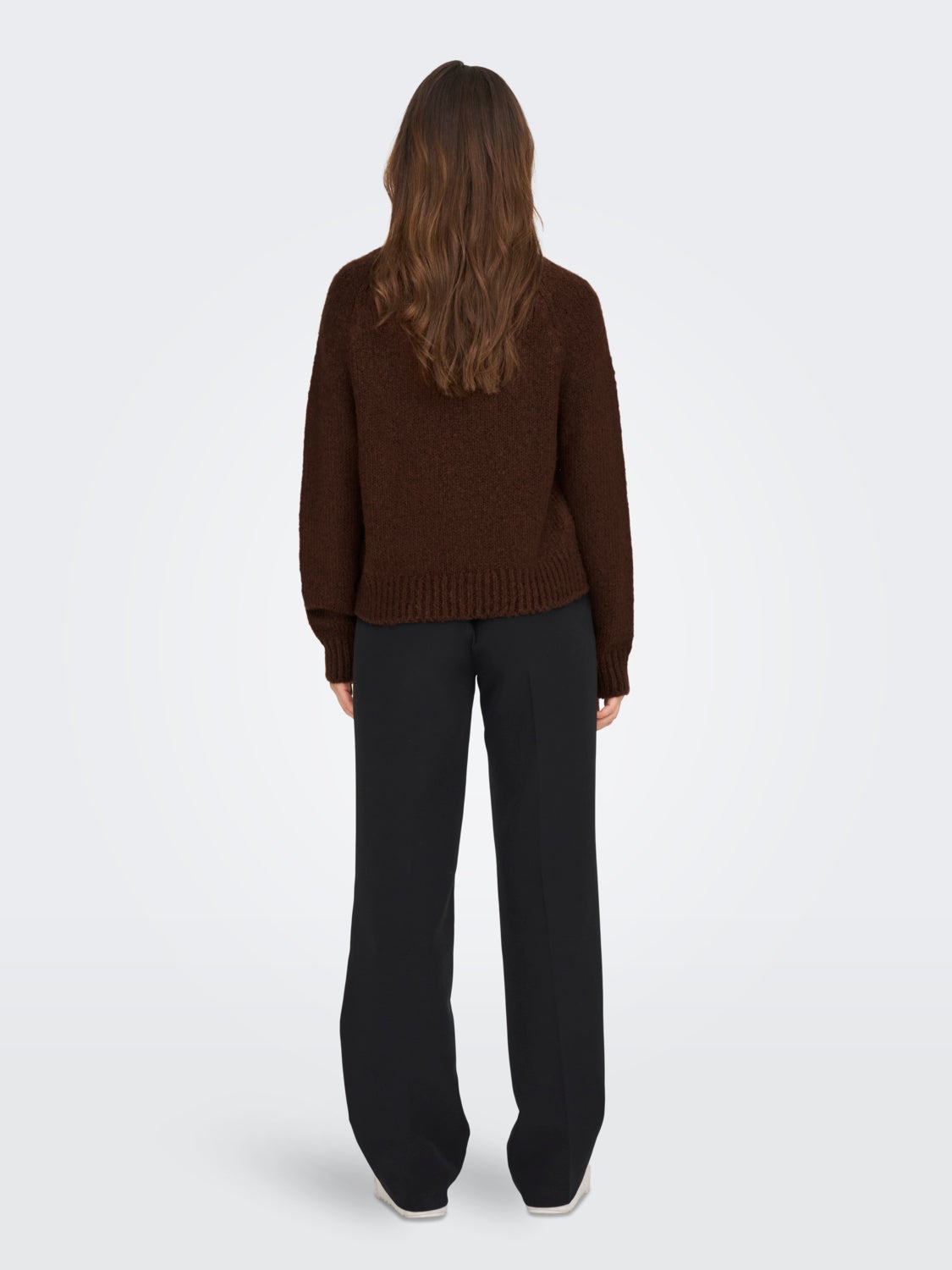 O-neck knitted pullover