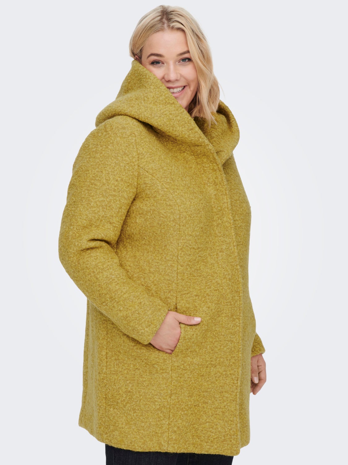 Curvy boucle wool Coat