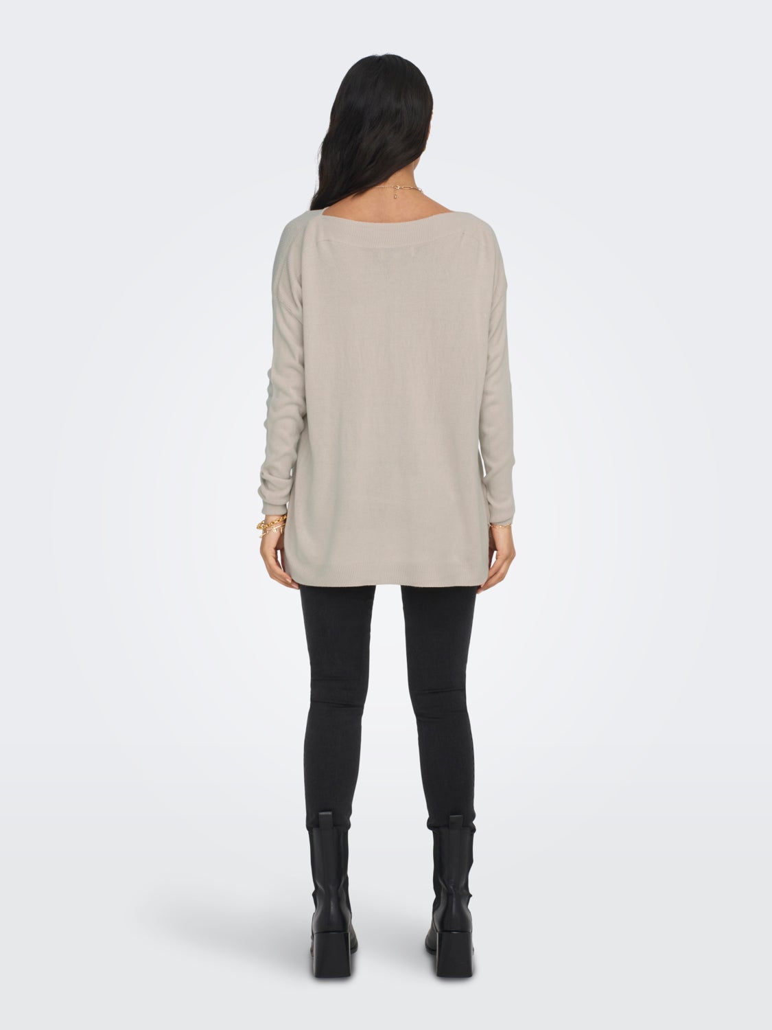 Loose fitted knitted pullover